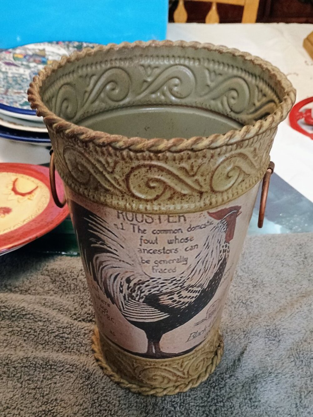 Interior Designs metal rooster holder
